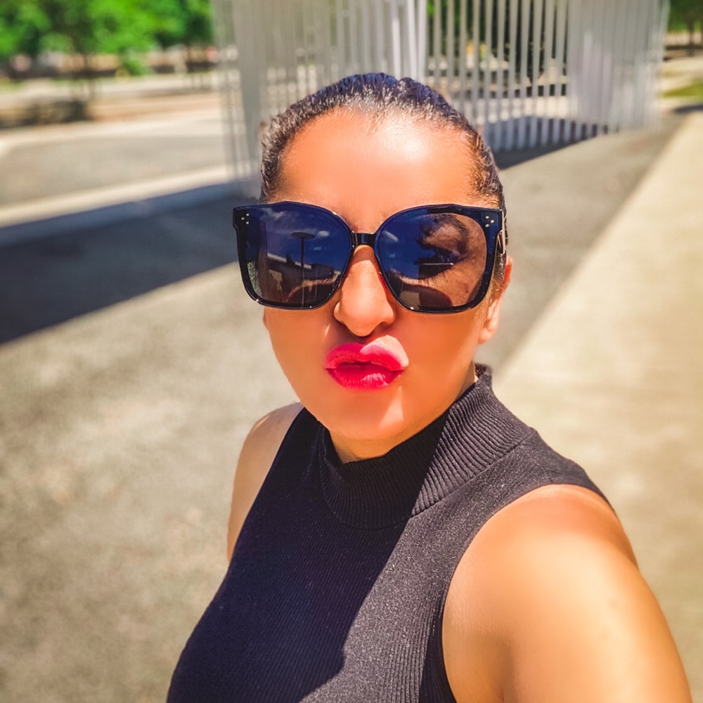 Meet your Posher, Pria